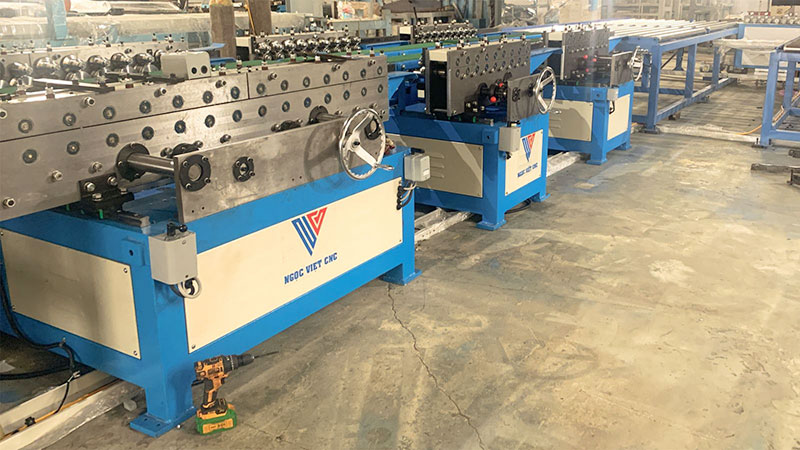 Dây chuyền sản xuất ống gió tự động 8