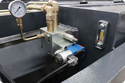 Máy cắt thủy lực QC12K Máy cắt thủy lực QC12K