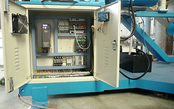 Máy chạy ống xoắn