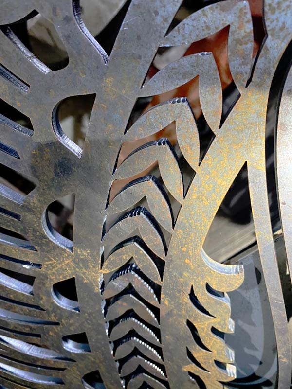 Đường cắt laser không nhẵn