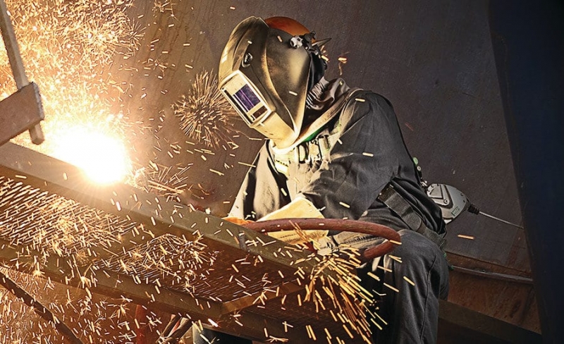 Các vấn đề liên quan đến an toàn khi sử dụng máy cắt laser fiber CNC